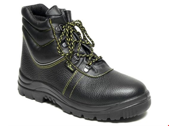 Used kotník wibram Working shoes - 28 pairs for Sale (Auction Premium) | NetBid Industrial Auctions